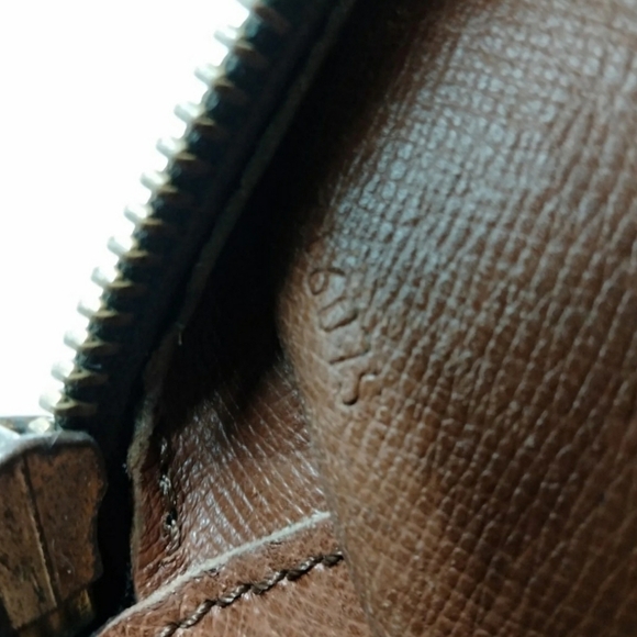 Authentic Louis Vuitton Monogram Compiegne 23 Clutch Hand Bag - Picture 7 of 7